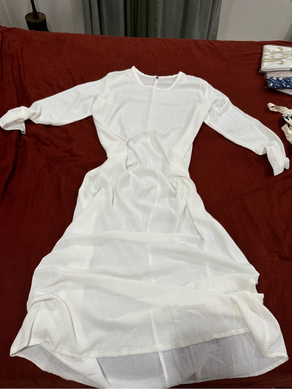 Elegant White Midi Dress with Long Sleeves